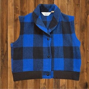 🦬 Vintage Woolrich Woman Blue & Black Buffalo Plaid Wool Vest – Made in USA (L)